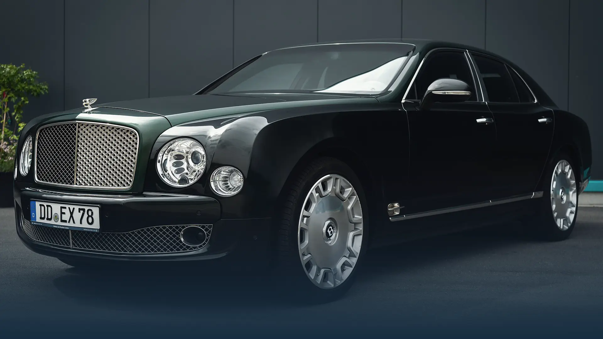 Unser extrabesonderer Bentley Mulsanne als Hochzeitsauto gemietet Unser extrabesonderer Bentley Mulsanne als Hochzeitsauto gemietet