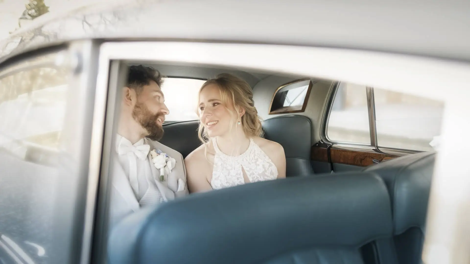 © Sophie Gestrich Photography Hire a Rolls-Royce Silver Cloud II as an extrabesonders wedding car