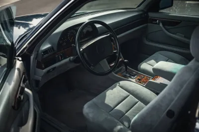 Mercedes-Benz 560 SEC, image 3